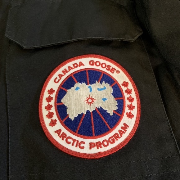 Canada goose size small - Picture 5 of 7